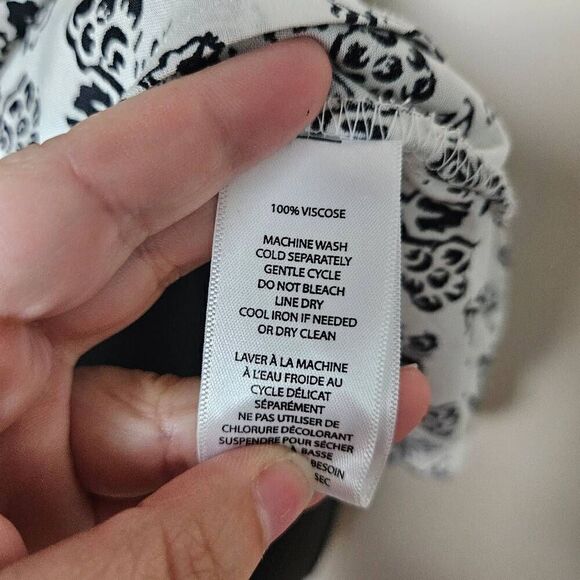 BeachLunchLounge Floral Button Up Blouse - Picture 5 of 8